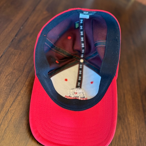Belmont Bruins Under Armour Red Stretch Fit Cap, Size L/XL - Picture 5 of 6